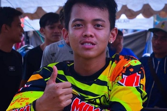 Pembalap drag bike Sulthan Ramadhan