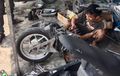 Tiba-Tiba Saja Bengkel Ini Buka 14 Jam Sehari, Imbas Diserbu Pengendara Motor