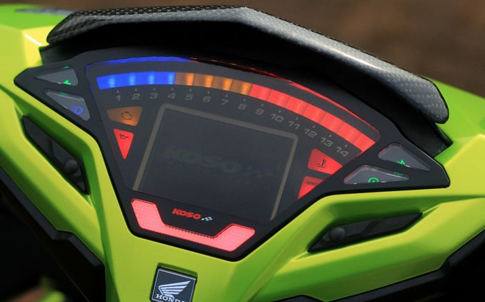 Honda Vario 150 pasang speedometer Koso Digital