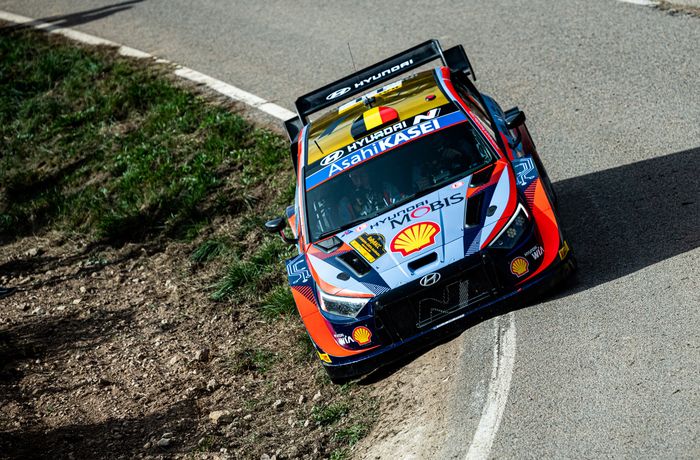 Thierry Neuville membawa Hyundai i20 N Rally1 finish kedua di Reli Catalunya 2022