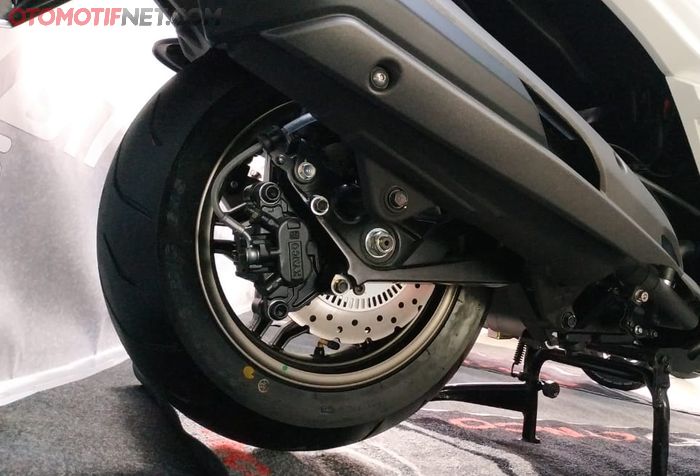 Rem X-Town 250i dikawal sistem ABS