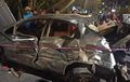 Honda Jazz Terkoyak, Bodi Terkelupas Dihantam Truk Tangki, Dua Honda BeAT Kena Duluan