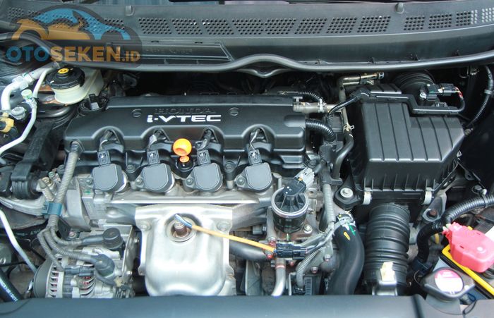 Honda Civic FD1 dipersenjatai mesin 1.8L, sedangkan FD2 2.0L SOHC i-VTEC