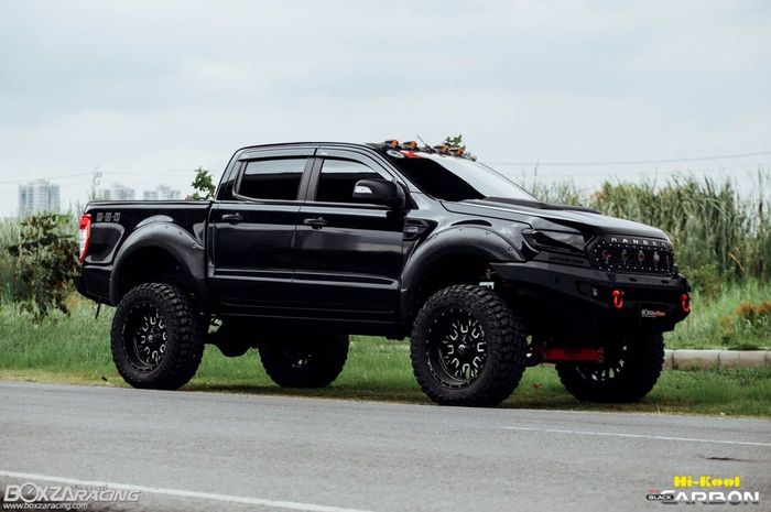 Modifikasi Ford Ranger gahar bergaya ALTO tampil serba hitam