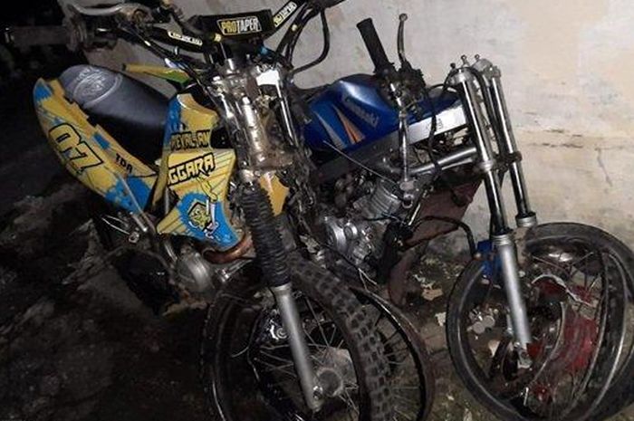 Kondisi Kawasaki KLX 150 dan Ninja 150R usai adu wajah sama-sama tak pakai lampu di Belitung Timur