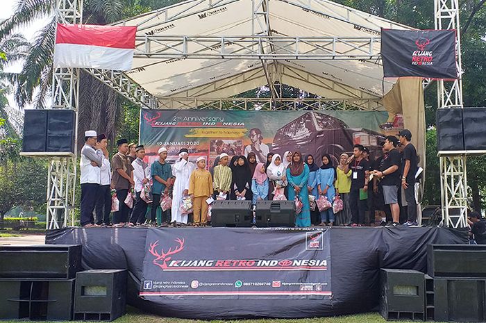 Kijang Retro Indonesia rayakan HUT ke-2 berbagi kepada anak yatim