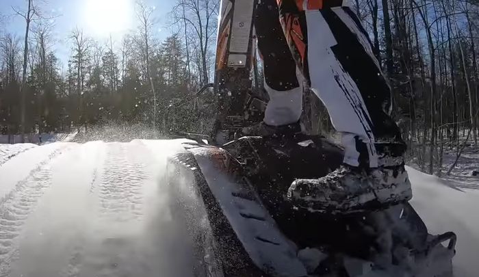 Untuk mengubah arah ditentukkan oleh aki pengemudinya