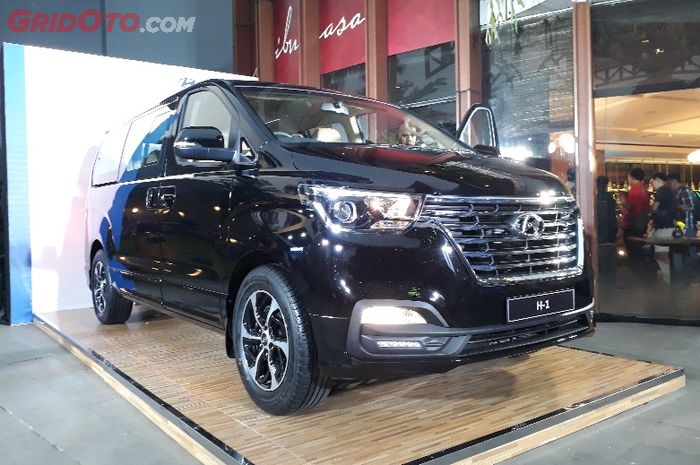 Ukuran ban Hyundai H-1 2018 masih terlihat proporsional