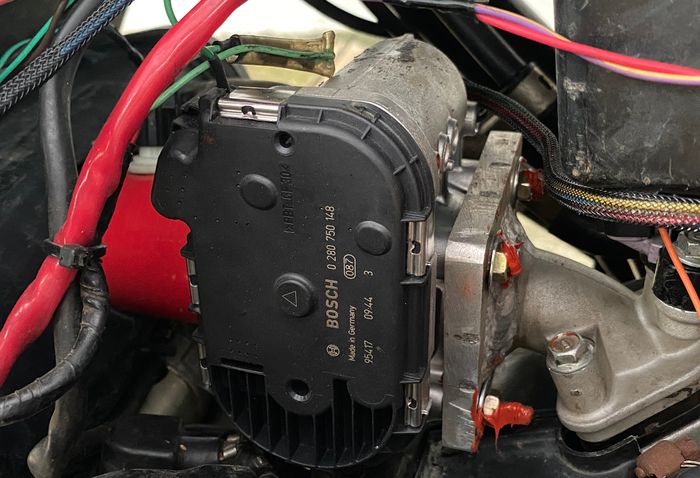 Throttle body pakai Bosch diameter lubang 30 mm, langsung dibeli dari Amerika