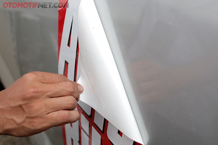Cara Melepas Stiker Bahan Vynil Atau Plastik Gampang Campuran Kertas Yang Susah Gridoto Com