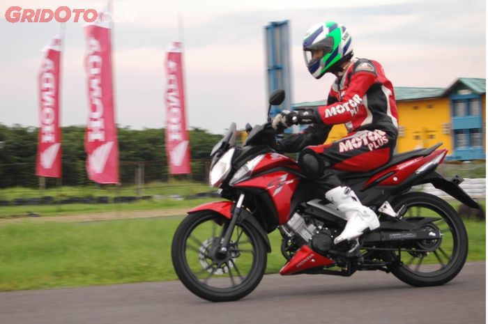 Honda CS-1 anteng diajak nikung