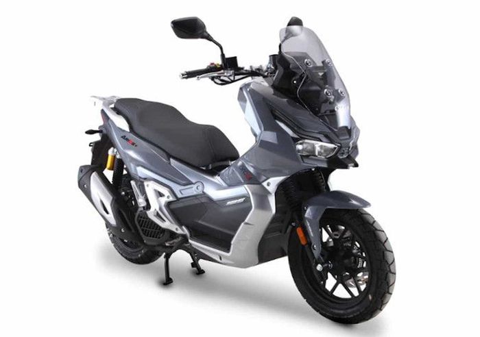 Tampilan depan skutik adventure Orcal Arios+