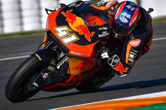 Brad Binder berhasil keluar sebagai pemenang, sementara Dimas Ekky mengakhiri balapan di posisi ke-25, berikut hasil balap Moto2 Valencia 2019
