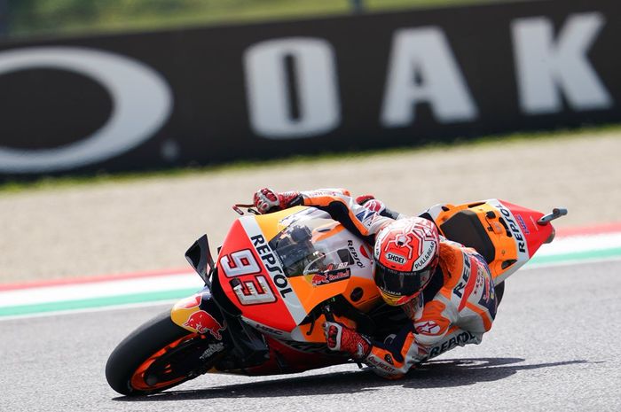 Sesi warm-up MotoGP Italia menjadi milik pembalap Repsol Honda, Marc Marquez, Sedangkan Valentino Rossi masih melempem