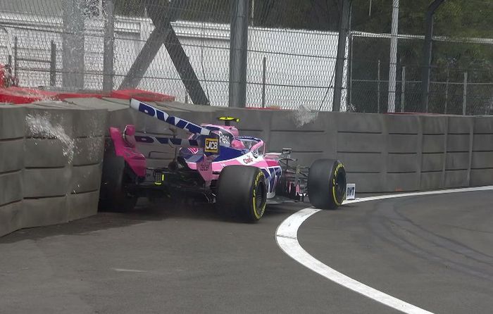 Sesi FP1 F1 Meksiko harus dihentikan sementara usai Lance Stroll (Racing Point) menambrak dinding pembatas