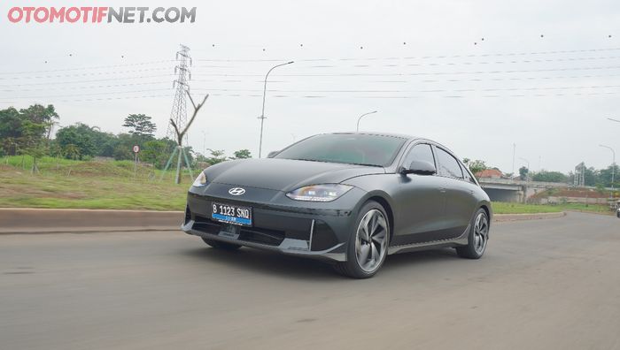 Test drive Hyundai IONIQ 6