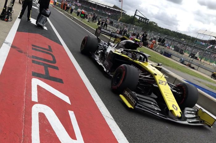 Pembalap Renault,Nico Hulkenberg merasa kesal dengan kesalahan strategi yang dilakukan timnya saat balapan F1 Inggris 2019