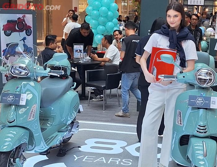 Setiap pembelian Vespa edisi 80th Anniversary mendapatkan buku Assouline Book Vespa.