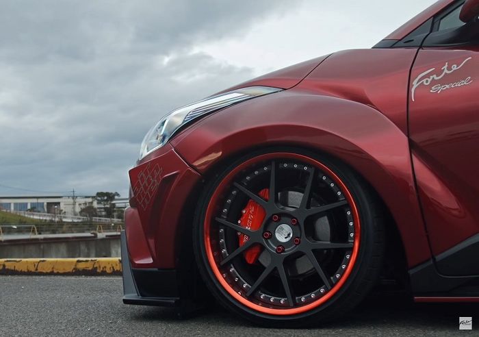 Modifikasi Toyota C-HR kandas ditopang airsus dan pelek Leon Hardirrit