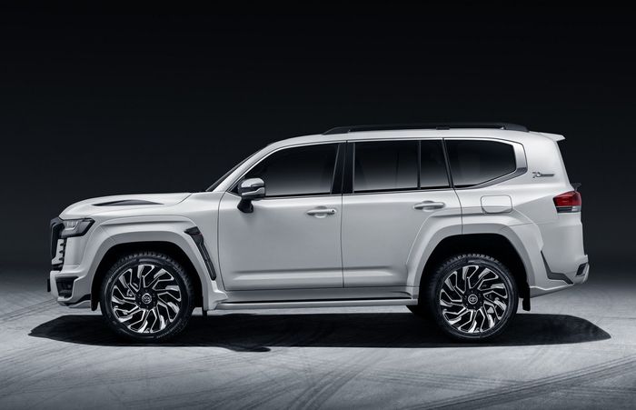 Modifikasi Toyota Land Cruiser 300 pakai pelek unik ukuran 22 inci