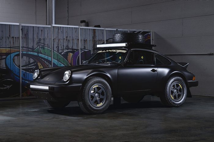 Porsche 911 bergaya off-road kreasi Kelly-Moss Road and Race