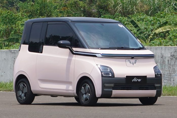 Wuling Air EV raih penghargaan di ajang Otomotif Award 2025