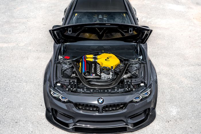 Jantung pacu BMW M4 juga kena modifikasi