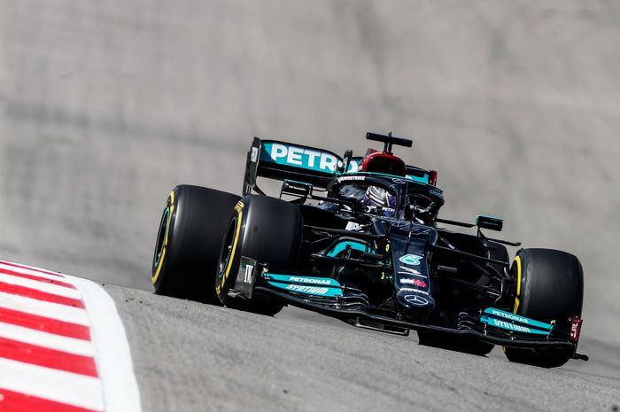 F1 2021 jadi musim tersulit, Lewis Hamilton Hamilton kini harus rela berada di peringkat kedua di bawah Max Verstappen dengan selisih 12 poin