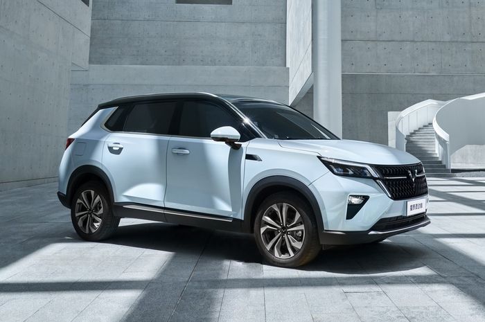 Wuling telah meluncurkan mobil baru Wuling Xingchen sebagai mobil hybrid pertamanya di Tiongkok.