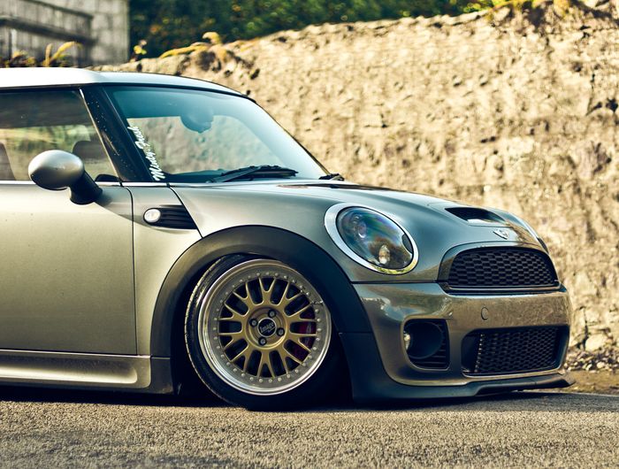 Modifikasi MINI Cooper Clubman pakai pelek BBS ukuran 17x8,5 inci