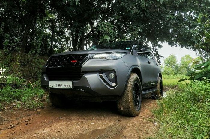 Modifikasi Toyota Fortuner lansiran 2016 tampil sangar modal ubahan simpel