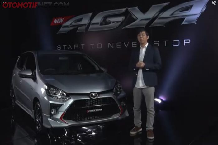 Launching Toyota Agya secara live streaming.