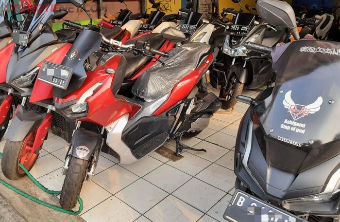 Honda ADV150 bekas di showroom Sahabat Motor, Tangerang Selatan.