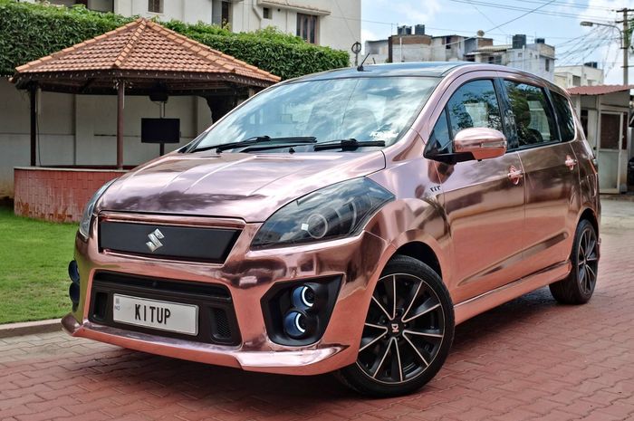 Suzuki Ertiga pakai body wraping rose gold