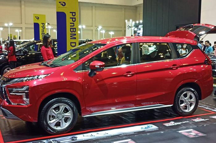 Mitsubishi Xpander Sport dikunjungi konsumen saat pameran GIIAS 2021.