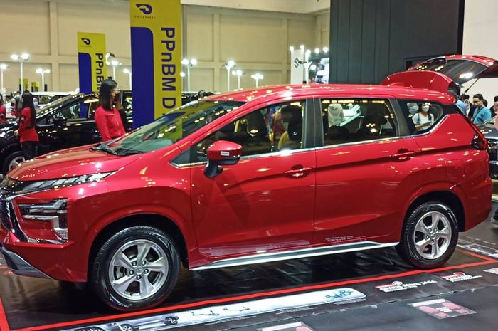 Mitsubishi Xpander Sport dikunjungi konsumen saat pameran GIIAS 2021.