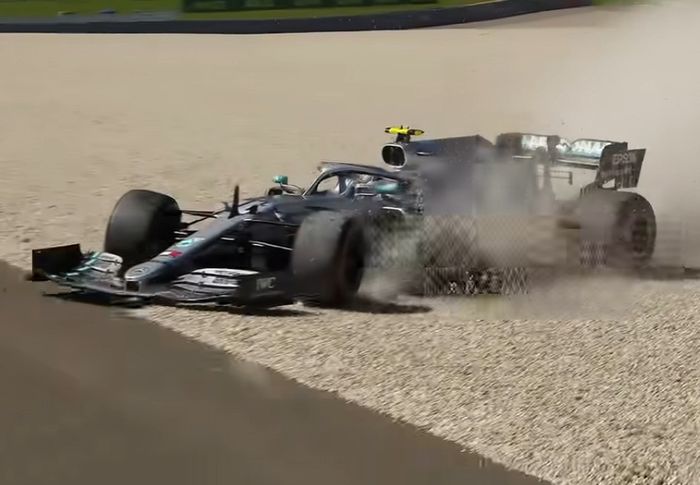 Valtteri Bottas melaju dalam kecepatan tinggi saat memasuki tikungan ke-6.