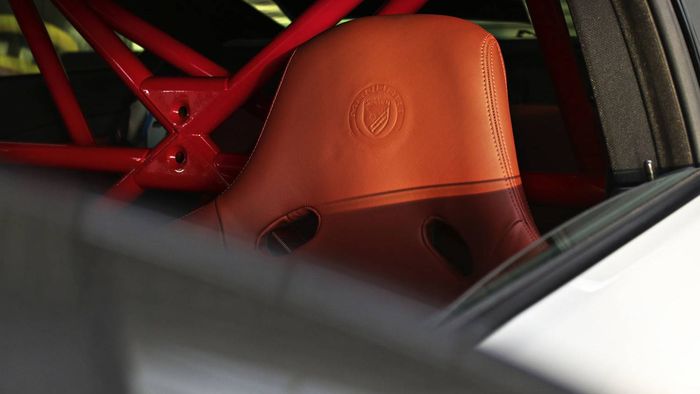 Tampilan belakang BMW M4 Coupe garapan Manhart