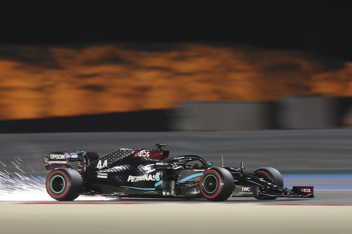 Lewis Hamilton bikin rekor baru di sirkuit Sakhir. 
