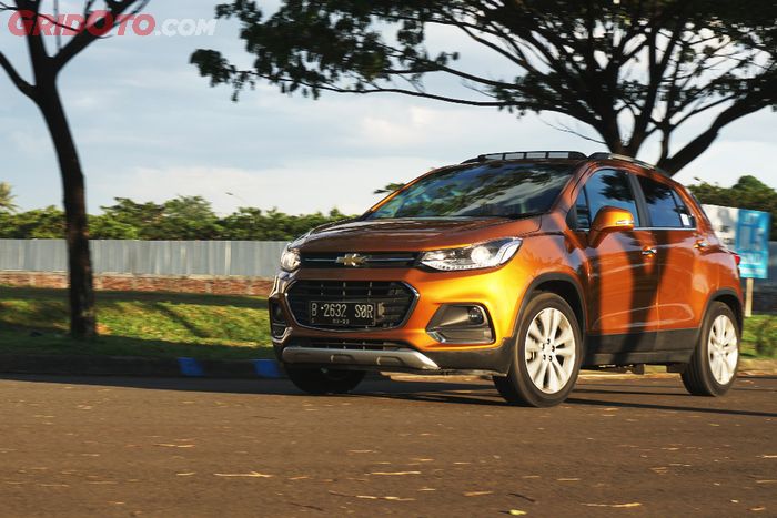 Turbo lag pada Chevrolet Trax sedikit menggangu kesenangan berkendara dalam komparasi Compact SUV