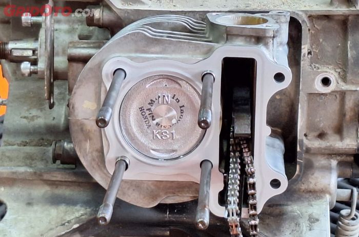 Ilustrasi piston nyeket