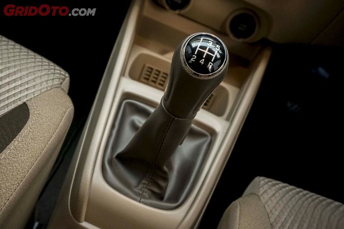 Desain shift knob Suzuki Ertiga manual nyaman digenggam