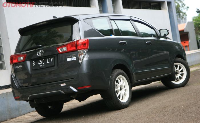 Toyota Kijang Innova Sentuh Dikit Tenaga Naik 70 Dk, Kaki Gagah Gaya Rally Look