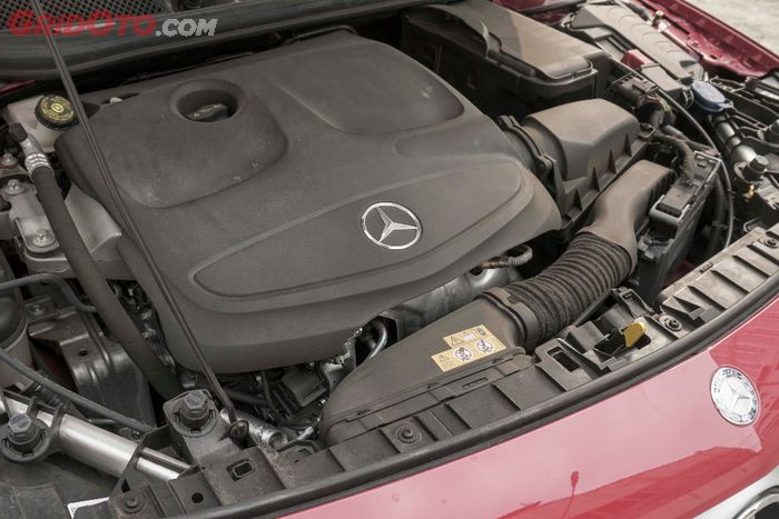 Mesin Mercedes-Benz GLA 200 AMG Line mampu hasilkan 115 dk