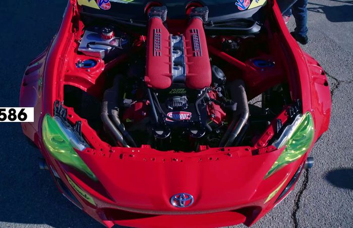 Mesin Ferrari 458 terpasang di Toyota 86