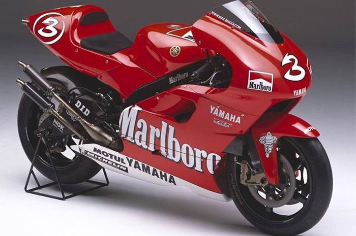 Yamaha YZR500  tahun 2001