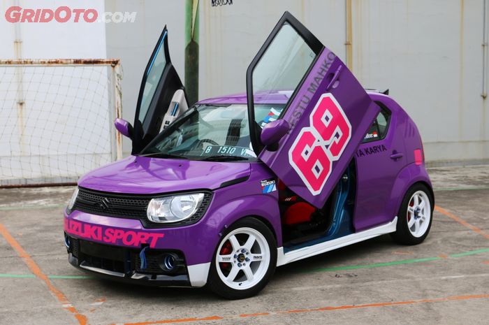Suzuki Ignis Tjandra bergaya racing dengan pintu gunting