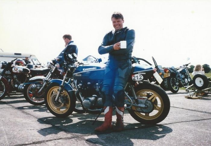 Paul Gandy bersama Kawasaki Z900 miliknya