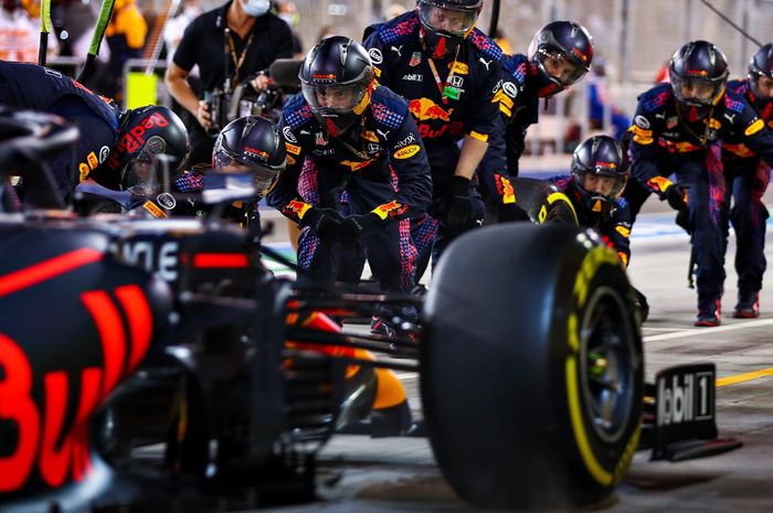 Gagal menang balapan F1 Bahrain 2021, Max Verstappen kesal dengan strategi ban Red Bull