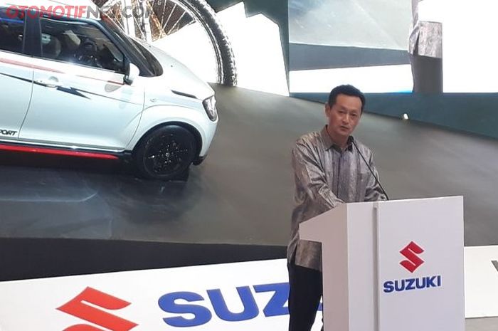 Seiji Itayama, saat memperkenalkan konsep Suzuki Sport di GIIAS 2018